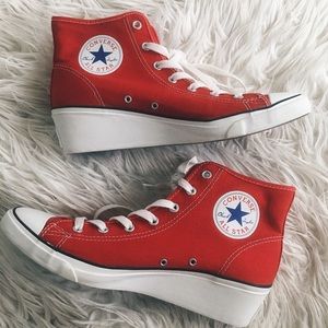 ❣️ WORN ONCE ❣️ Red Converse Hi Ness